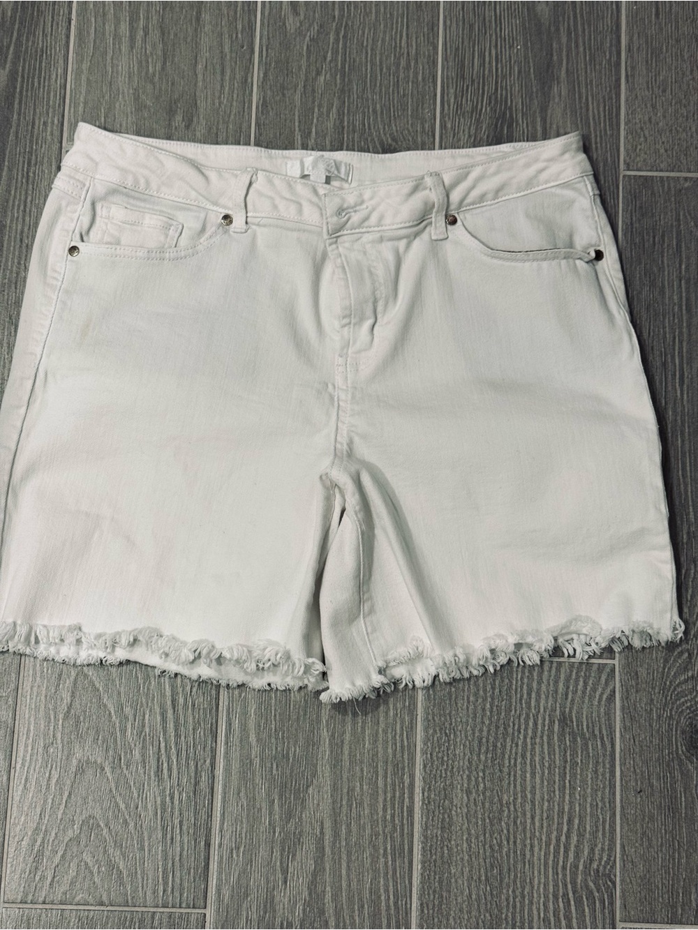 1822 Denim White Frayed Hem Jean Shorts